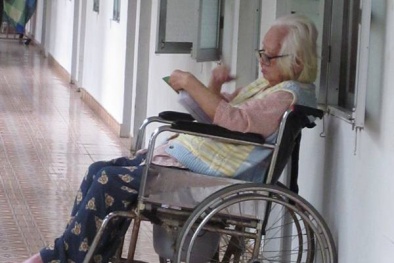 Xót xa cảnh người già cuối đời bị con ruồng bỏ